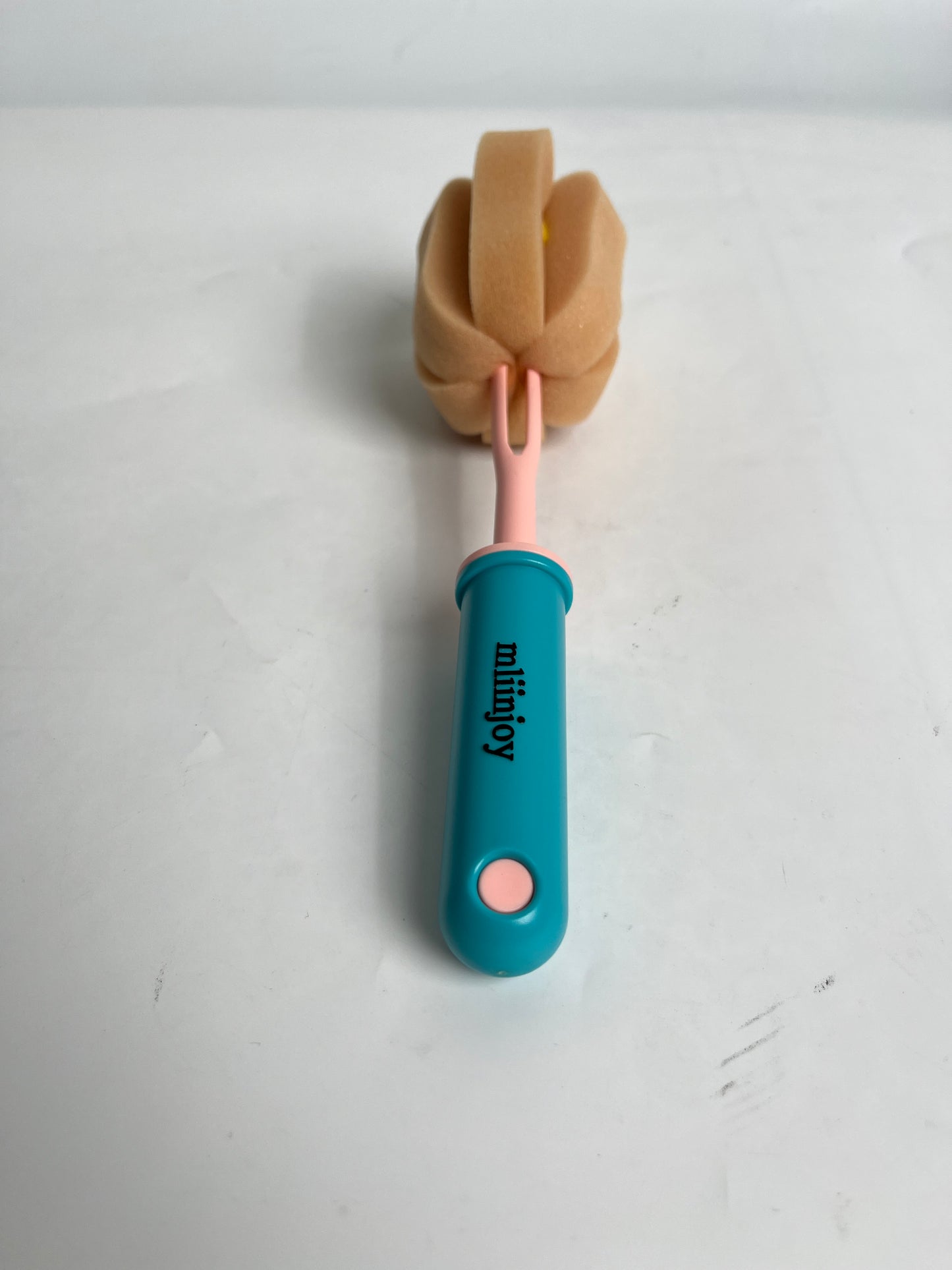 mliinjoy Multifunctional Cup Cleaning Brush - Dual-Color Ergonomic Handle with Soft Tan Sponge Head, Scratch-Free Scrubber for Mugs & Bottles (Hangable Design)