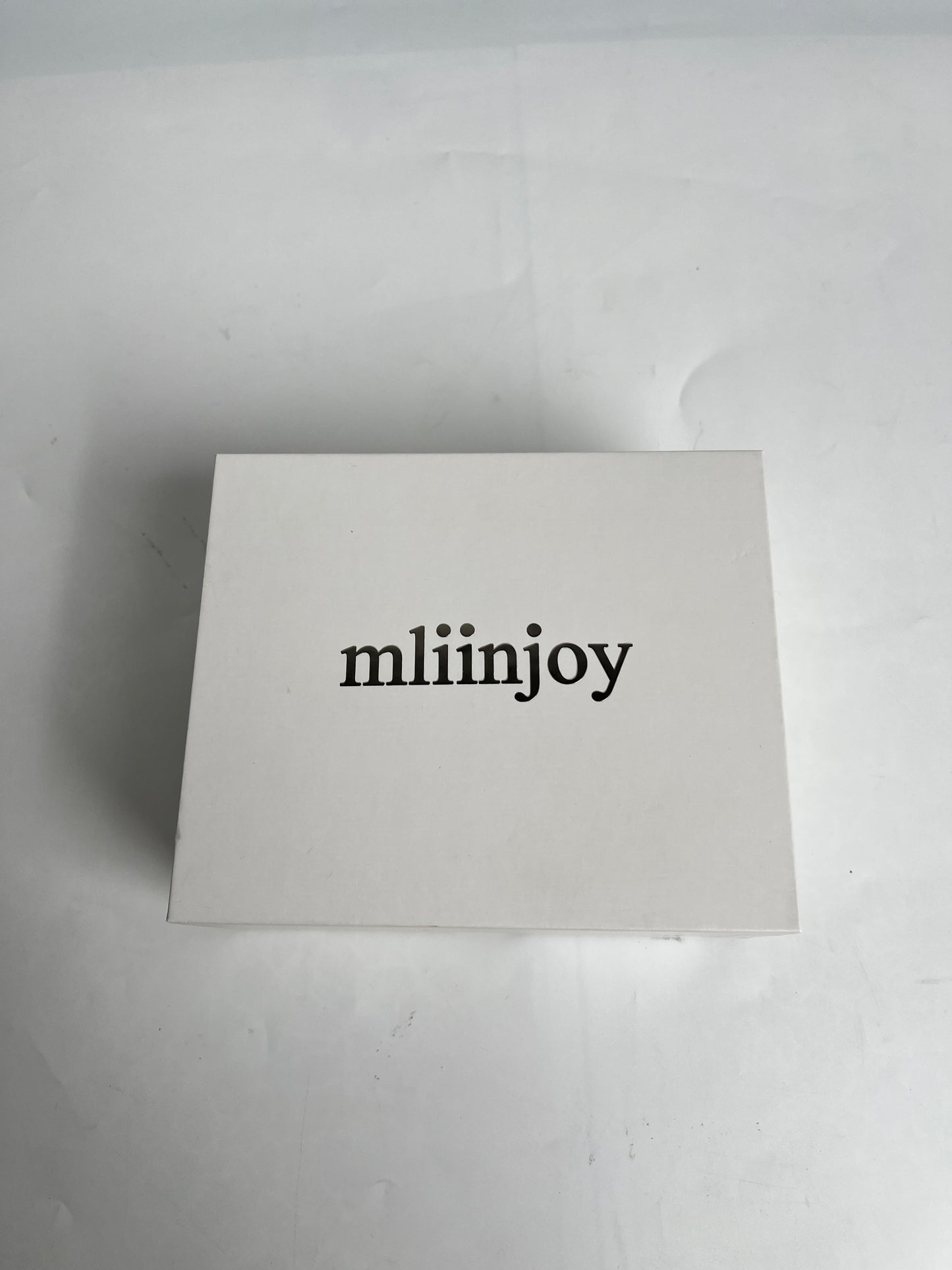 mliinjoy Premium White Gift Box - 8"x8"x3" Sleek Presentation Box with Logo, Elegant Minimalist Design for Jewelry, Watches & Luxury Gifts, Reusable Storage Case