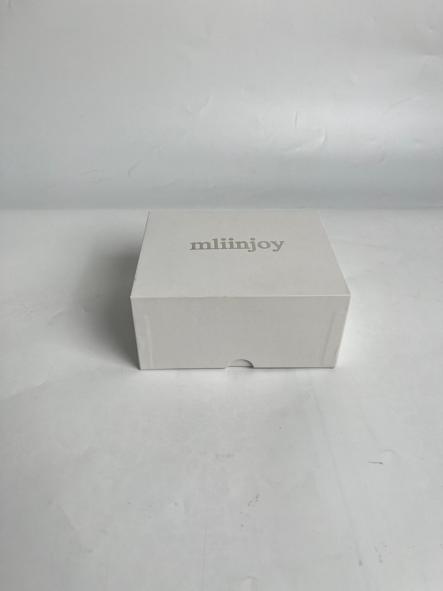 mliinjoy Premium White Gift Box - 8"x8"x3" Sleek Presentation Box with Logo, Elegant Minimalist Design for Jewelry, Watches & Luxury Gifts, Reusable Storage Case