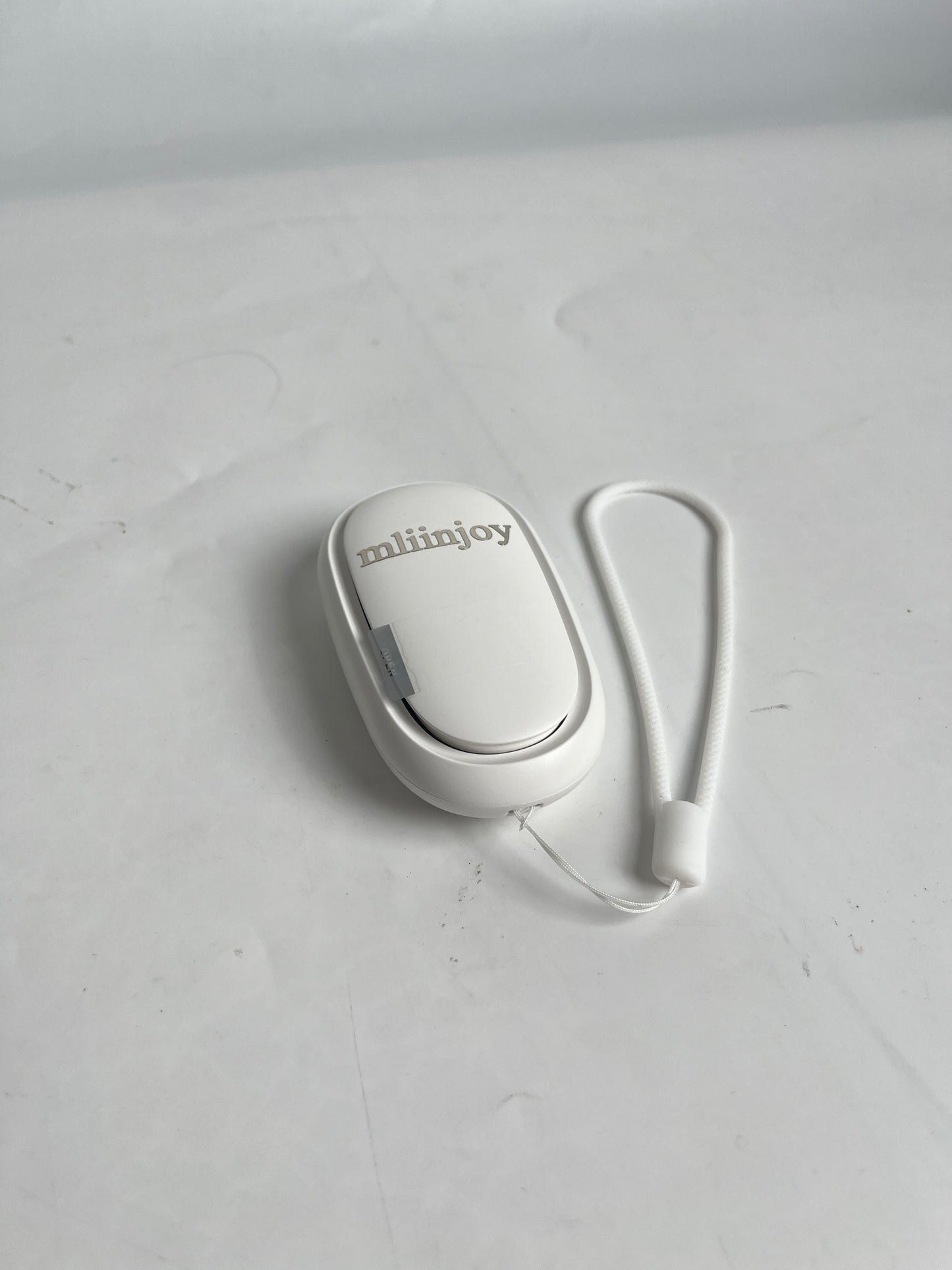 mliinjoy Portable Essential Oil Diffuser – Non-Electric Scent Dispenser with Wrist Strap for Travel and Home