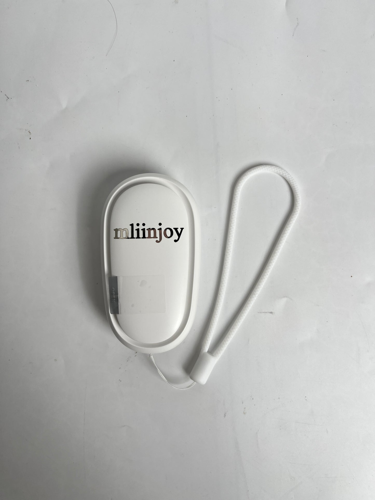 mliinjoy Portable Essential Oil Diffuser – Non-Electric Scent Dispenser with Wrist Strap for Travel and Home