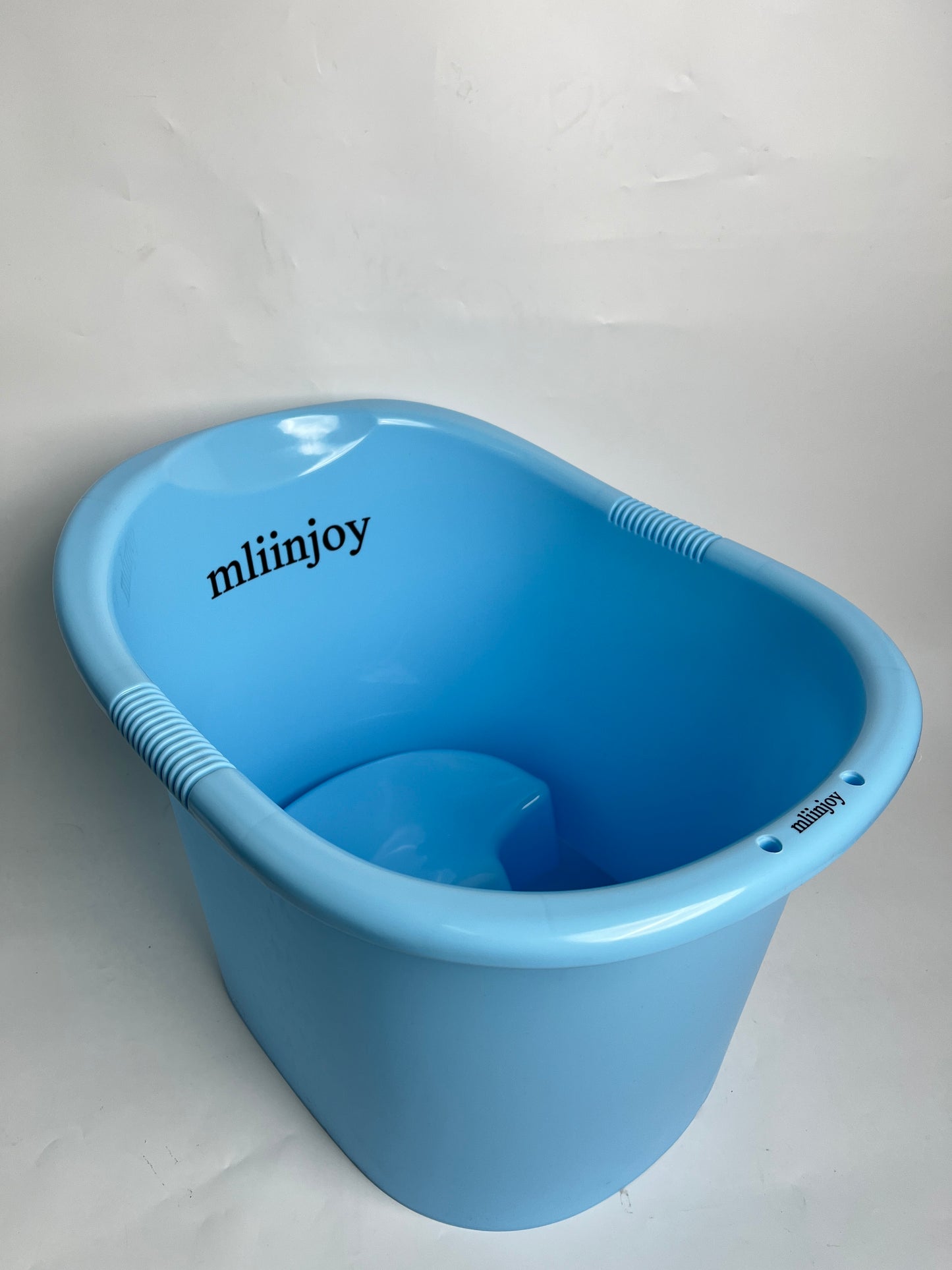 mliinjoy Portable Soaking Bathtub – Compact Plastic Bath Basin for Adults and Kids