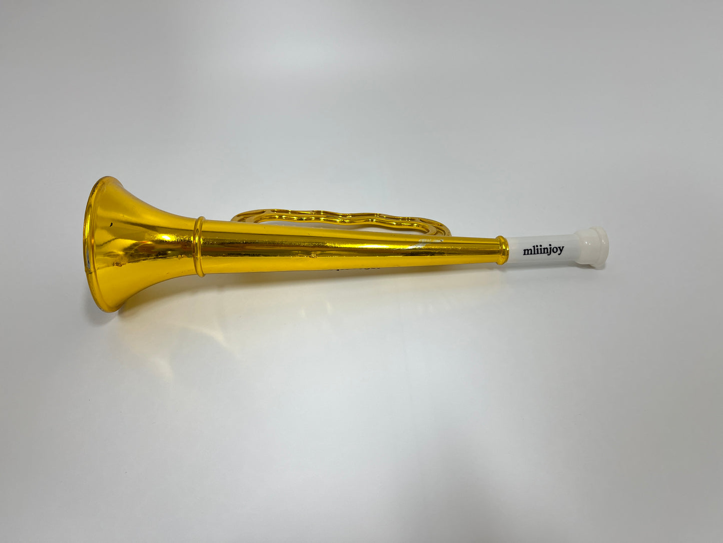 mliinjoy Kids Toy Bugle Horn – Lightweight Plastic Clarion Trumpet for Marching Band Play, Parades & Pretend Music Fun