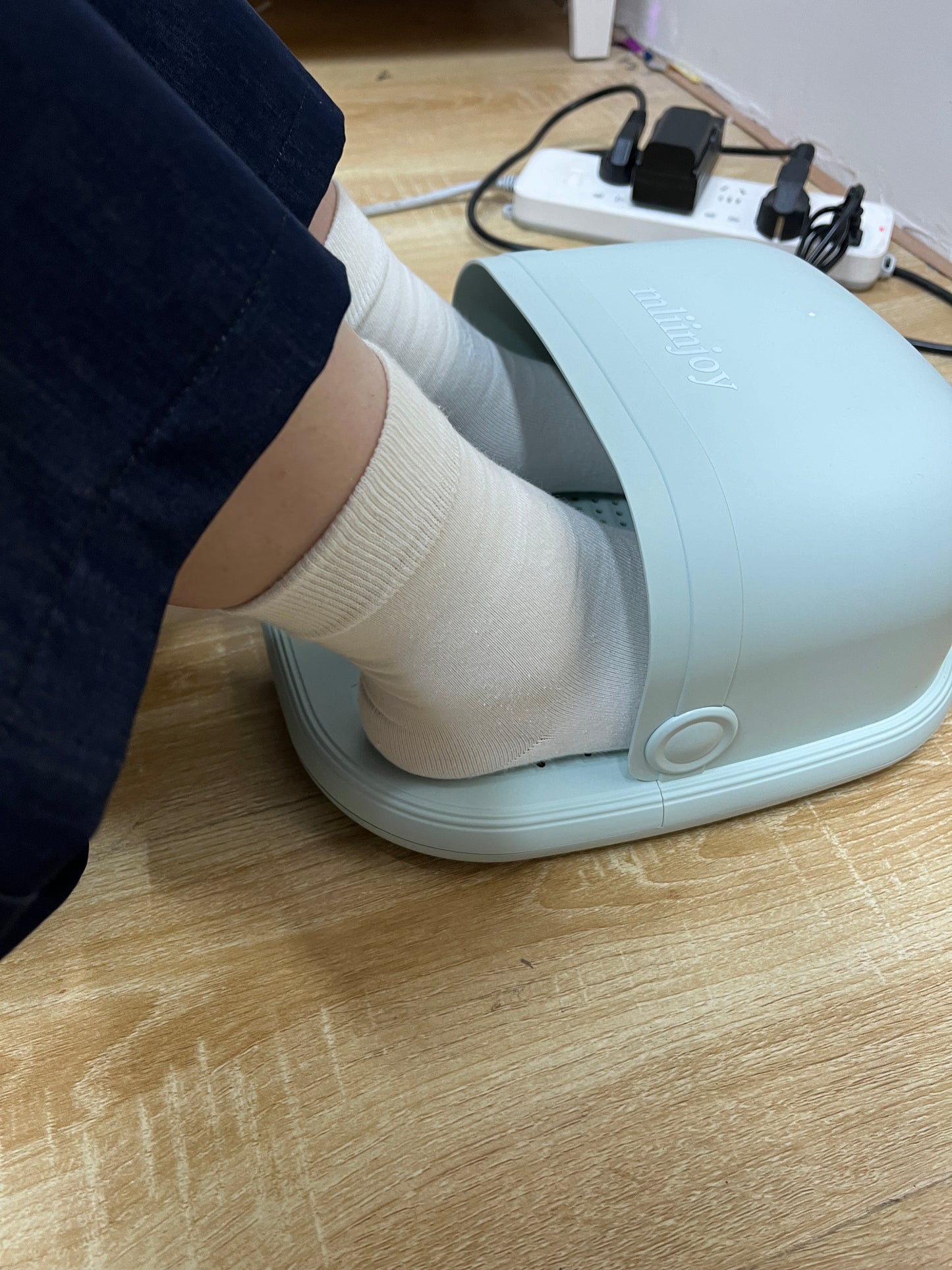 mliinjoy Electric Foot Warmer – Quiet Heated Foot Dome with Digital Display & Auto Timer for Home or Office