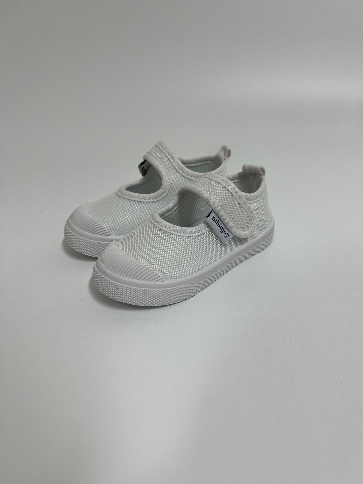 mliinjoy Kids Canvas Mary Jane Sneakers – Lightweight Hook & Loop Strap Shoes for Girls and Boys (White)