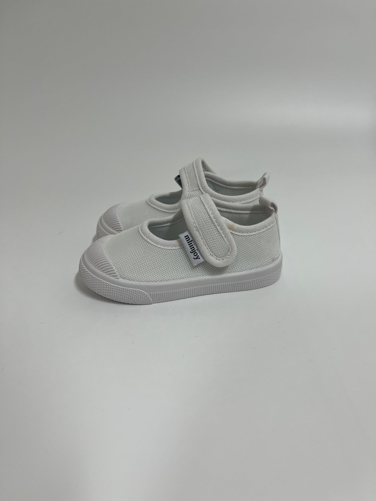 mliinjoy Kids Canvas Mary Jane Sneakers – Lightweight Hook & Loop Strap Shoes for Girls and Boys (White)