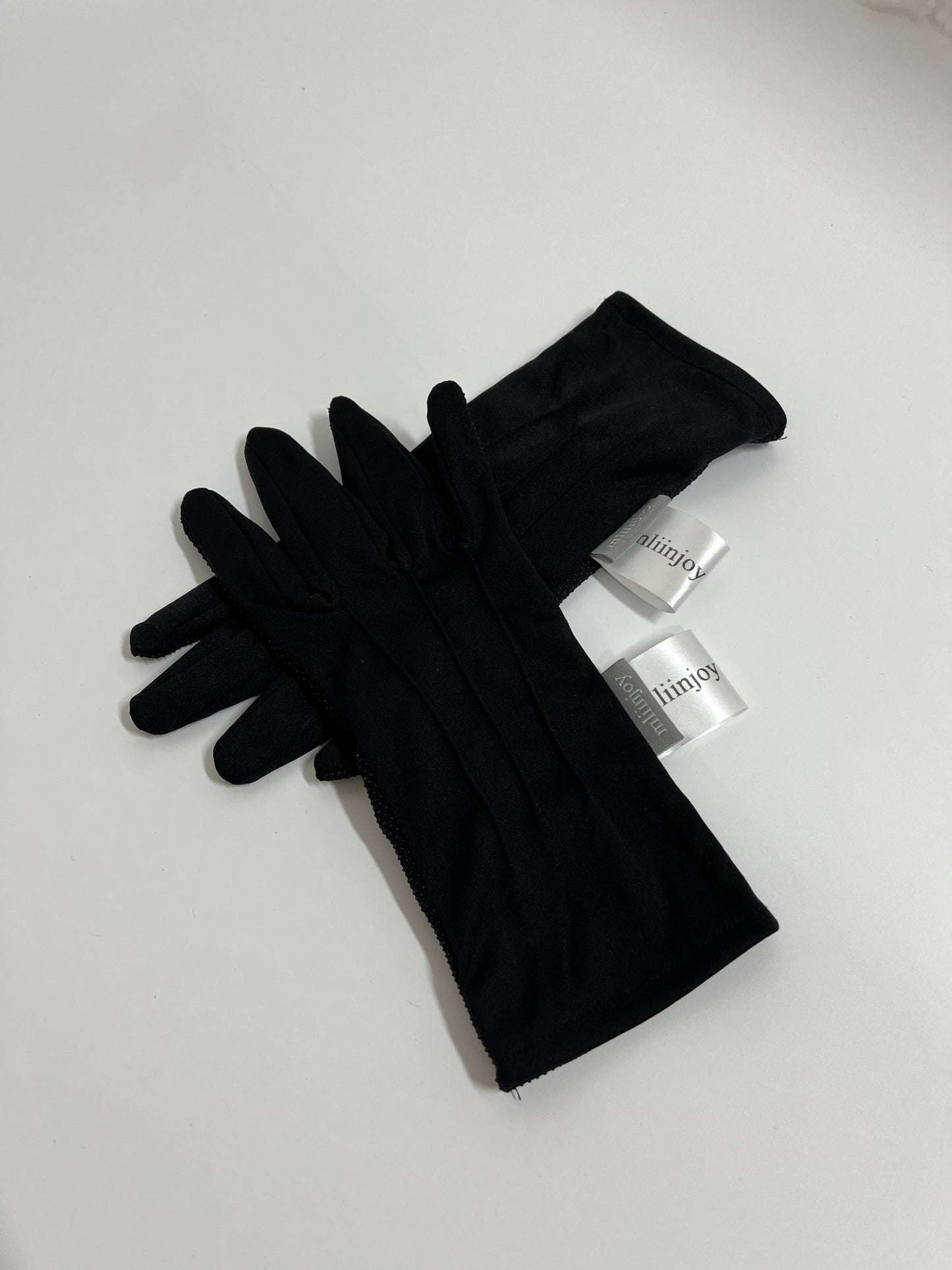 mliinjoy Classic Black Winter Gloves – Soft Stretch Thermal Gloves for Women with Elegant Fit and Everyday Warmth