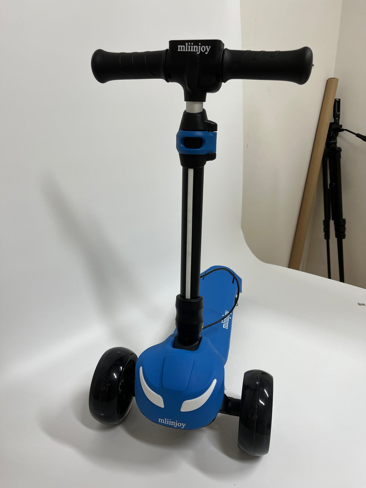 mliinjoy Kids Electric Scooter – 3-Wheel Motorized Ride-On Scooter with Adjustable Handlebar and LED Wheels (Blue)