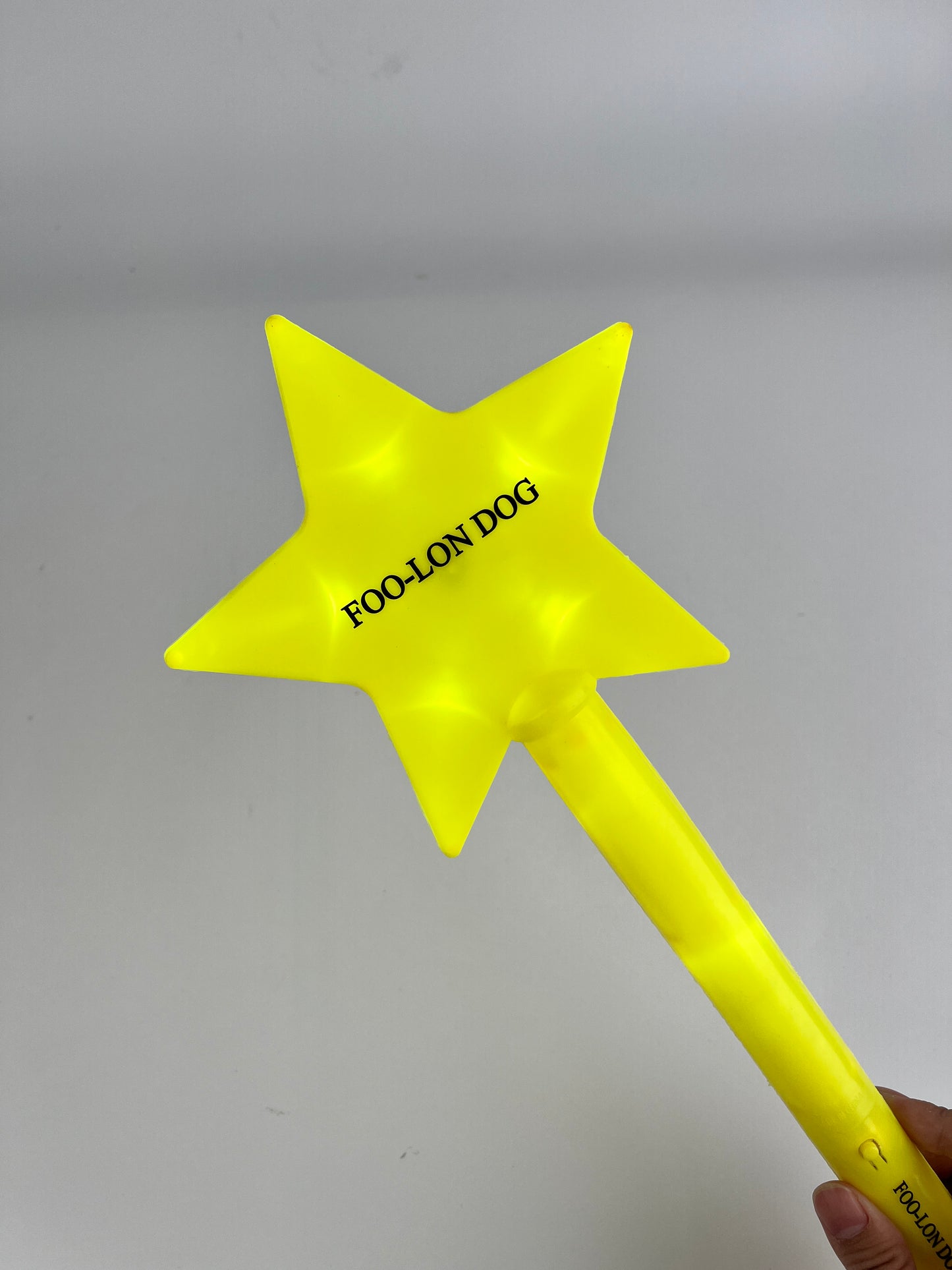 FOO-LON DOG LED Star Wand – Light-Up Toy Stick for Parties, Kids & Celebrations