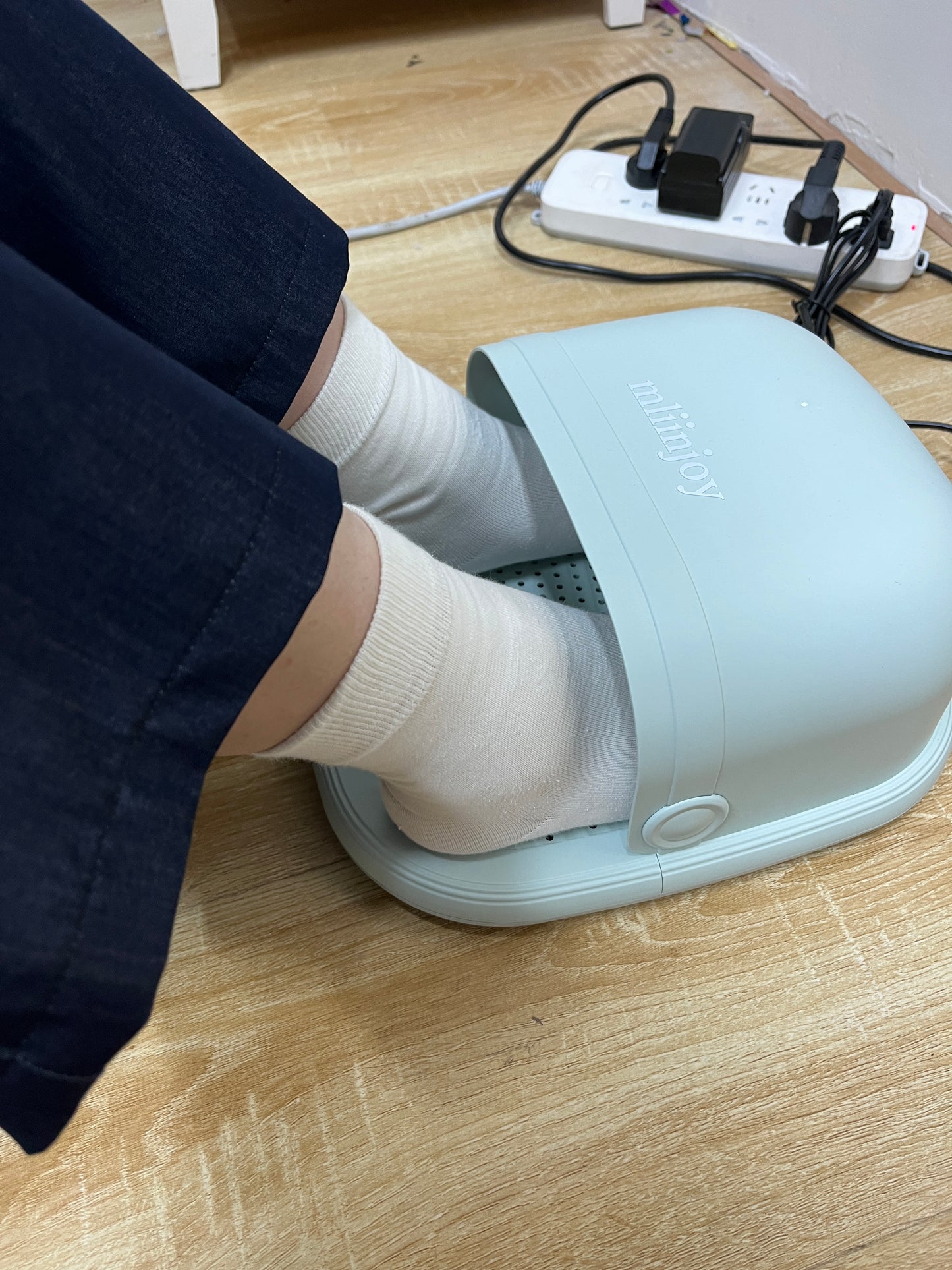 mliinjoy Electric Foot Warmer – Quiet Heated Foot Dome with Digital Display & Auto Timer for Home or Office