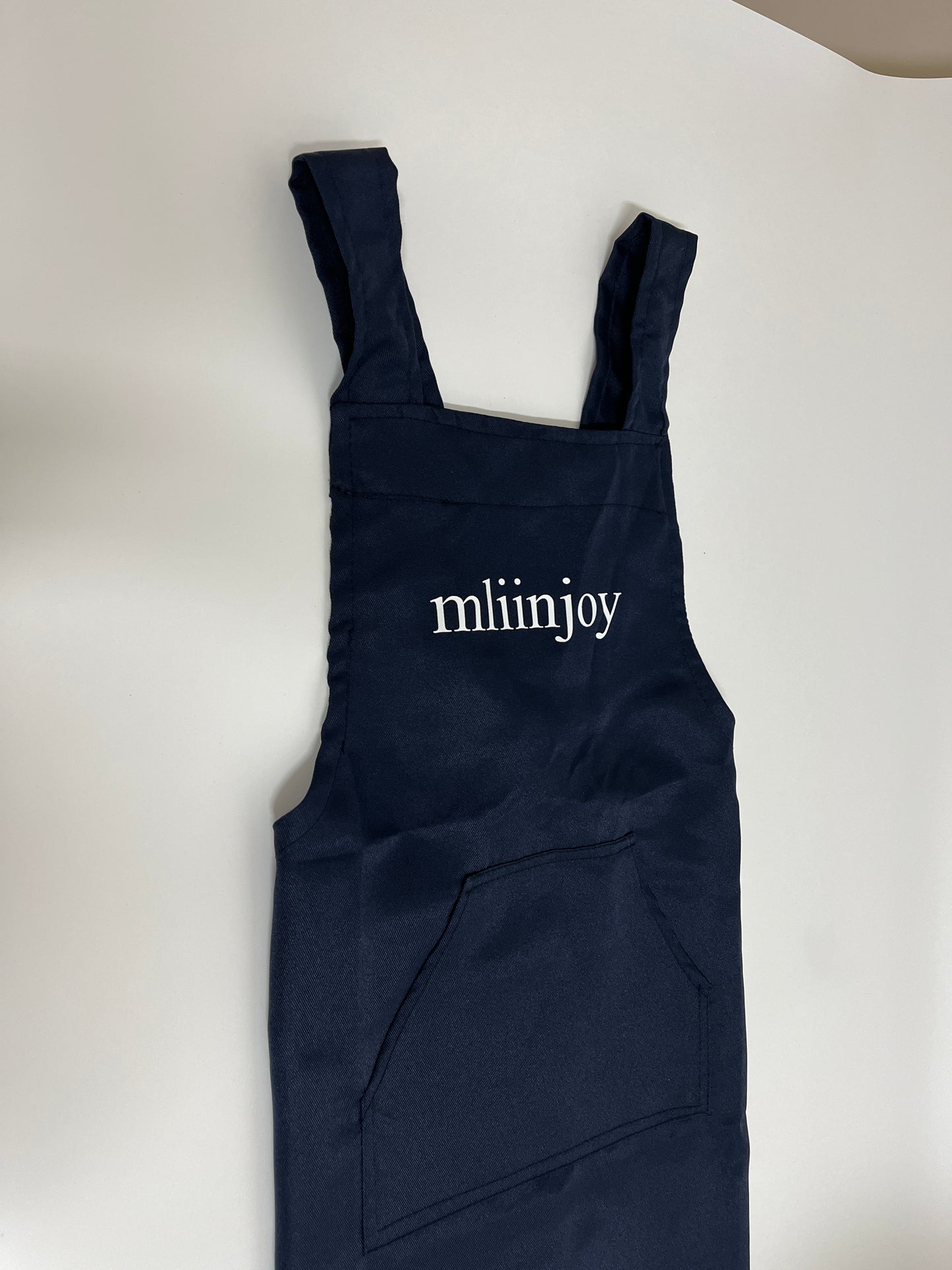mliinjoy Classic Kitchen Apron with Front Pocket – Adjustable Cooking and Craft Apron (Navy Blue)