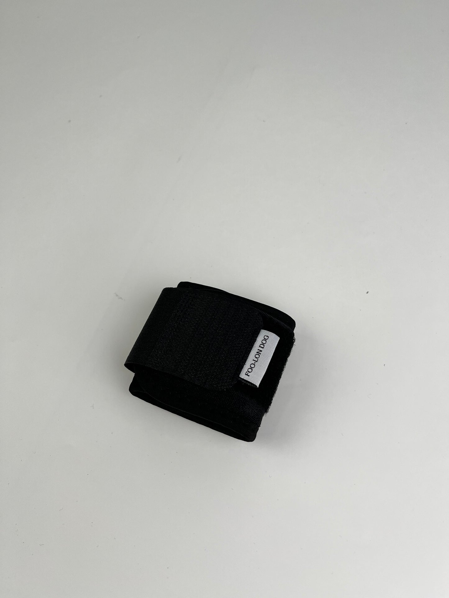 FOO-LON DOG Adjustable Sports Wristband – Breathable Support Wrap for Fitness & Everyday Wear